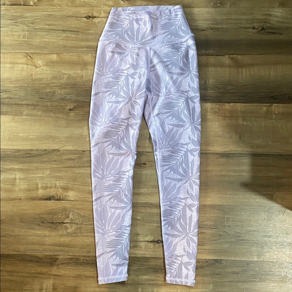 P'tula Pastel Purple Leaf Print Leggings - Picture 5 of 8